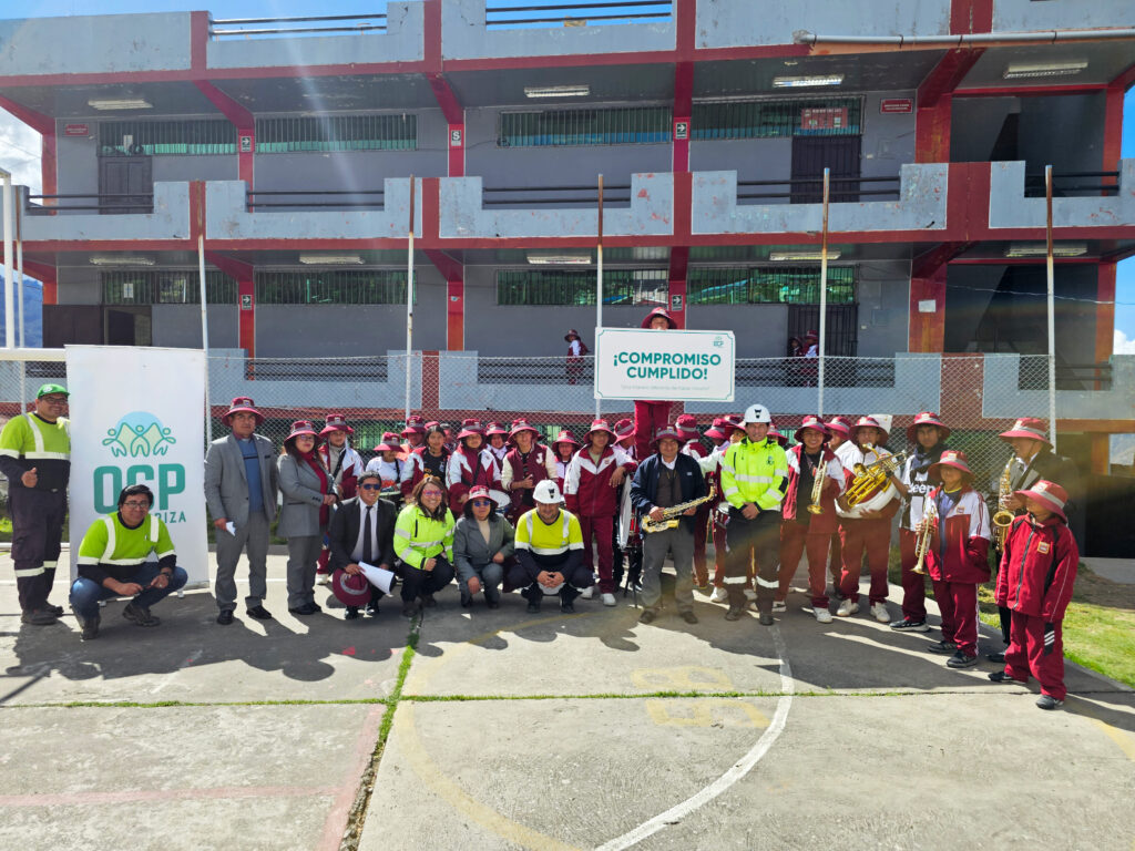 Entrega de sombreros I.E. Javier Heraud | Noticia OCP | Entrega de sombreros I.E. Javier Heraud | Noticia