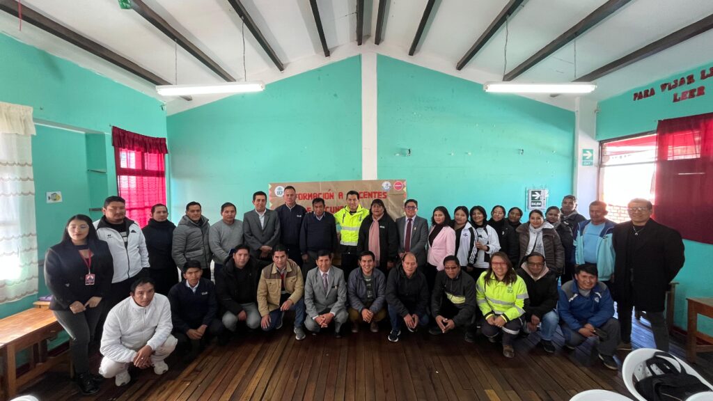 OCP | OCP, UGEL Churcampa y Enseña Perú fortalecen capacidades docentes en San Pedro de Coris | Noticia