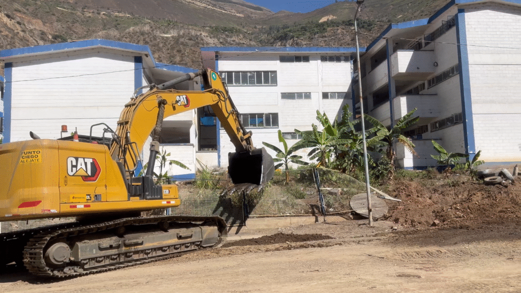 OCP | OCP participó en ceremonia de inicio de obra del cerco perimétrico de la IE José Abelardo Quiñones Gonzáles | Noticia