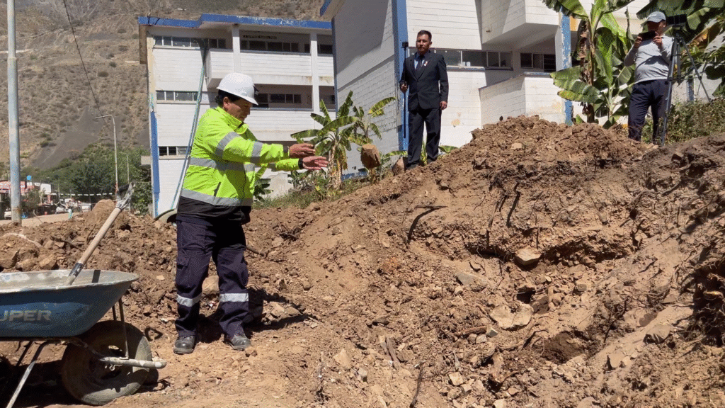 OCP | OCP participó en ceremonia de inicio de obra del cerco perimétrico de la IE José Abelardo Quiñones Gonzáles | Noticia