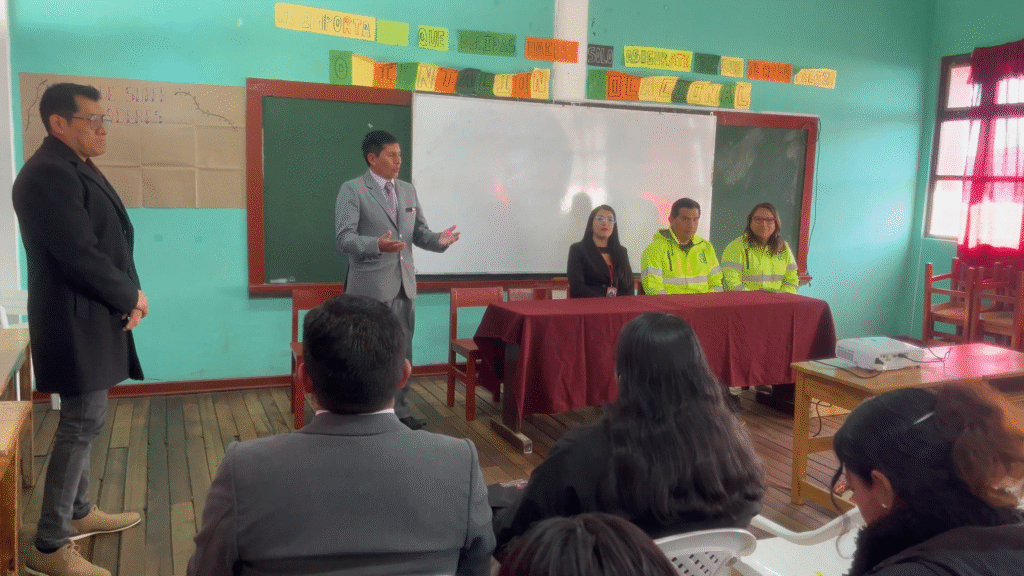 OCP | OCP, UGEL Churcampa y Enseña Perú fortalecen capacidades docentes en San Pedro de Coris | Noticia